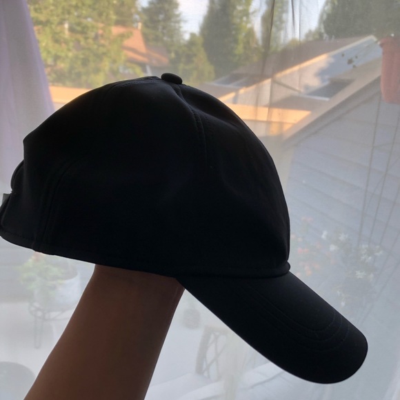 SOLD-lululemon workout hat - Picture 4 of 4
